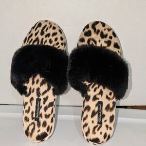 Victoria's Secret ladies slippers Size M 7/8 🐾Leopard Satin